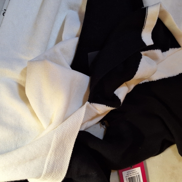 NWT VINCE CAMUTO LONG SLEEVE JEWEL NECK SWEATER - Picture 7 of 8